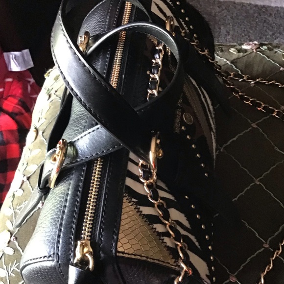 Michael Kors Stanton Medium East West Leather Barrel Messenger Black Multi. - Picture 11 of 16